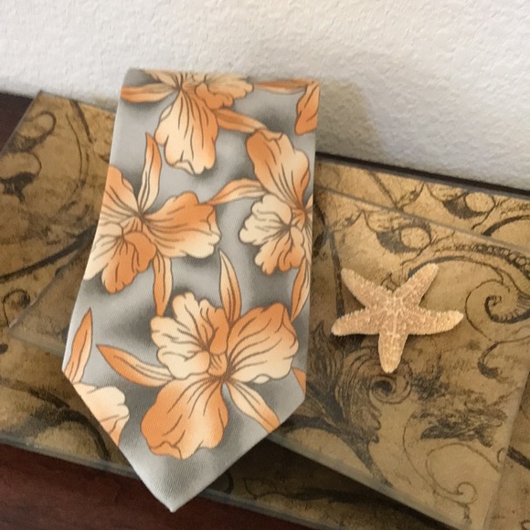 Vintage Off Island Tommy Bahama Hawaiian Tie - Picture 10 of 10